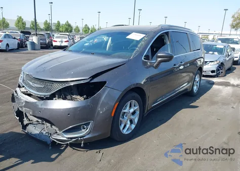 2017 Chrysler Pacifica Touring L Plus из США, поврежденный, VIN 2C4RC1EG1HR542638